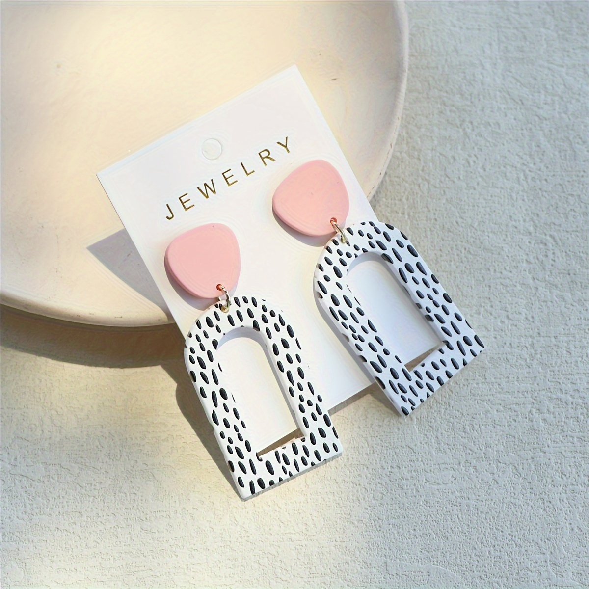 1 Pair Women's Vertical Dot Print Clay Texture Ins Large Hollow Pink Head Acrylic Temperament Beautiful Earrings