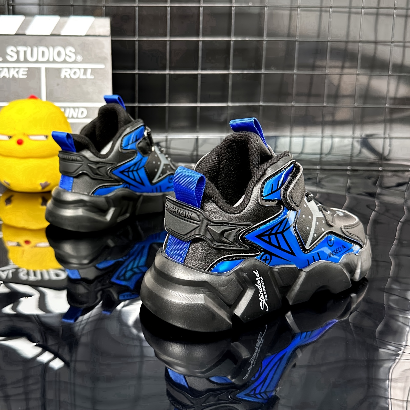 Jongensmode-sneakers - Duurzame laagtop-basketbalshoes met sluiting, ademende stofinleg en EVA-gepolijste zool voor outdoor-hardlopen, casual-draag - Comfort voor alle seizoenen, basketbalshoes, sportkleding, stijlvolle design met lusen, gevoerde EVA-zool