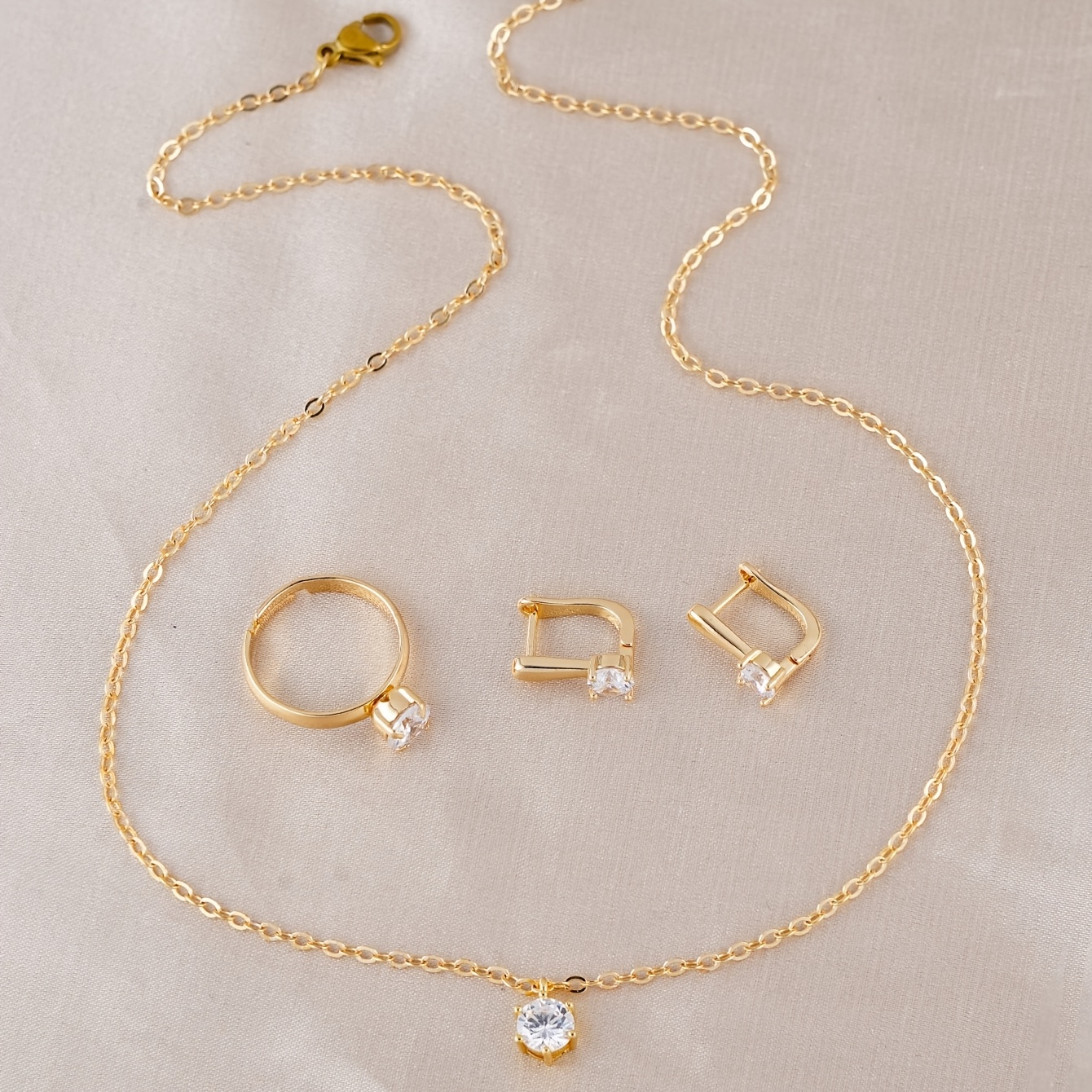 TEMU 1 Ensemble de Bijoux Élégants et Étincelants avec Synthétique Incrustée, Comprenant Collier, Boucles d'Oreilles et Bague, Idéal pour Soirée,