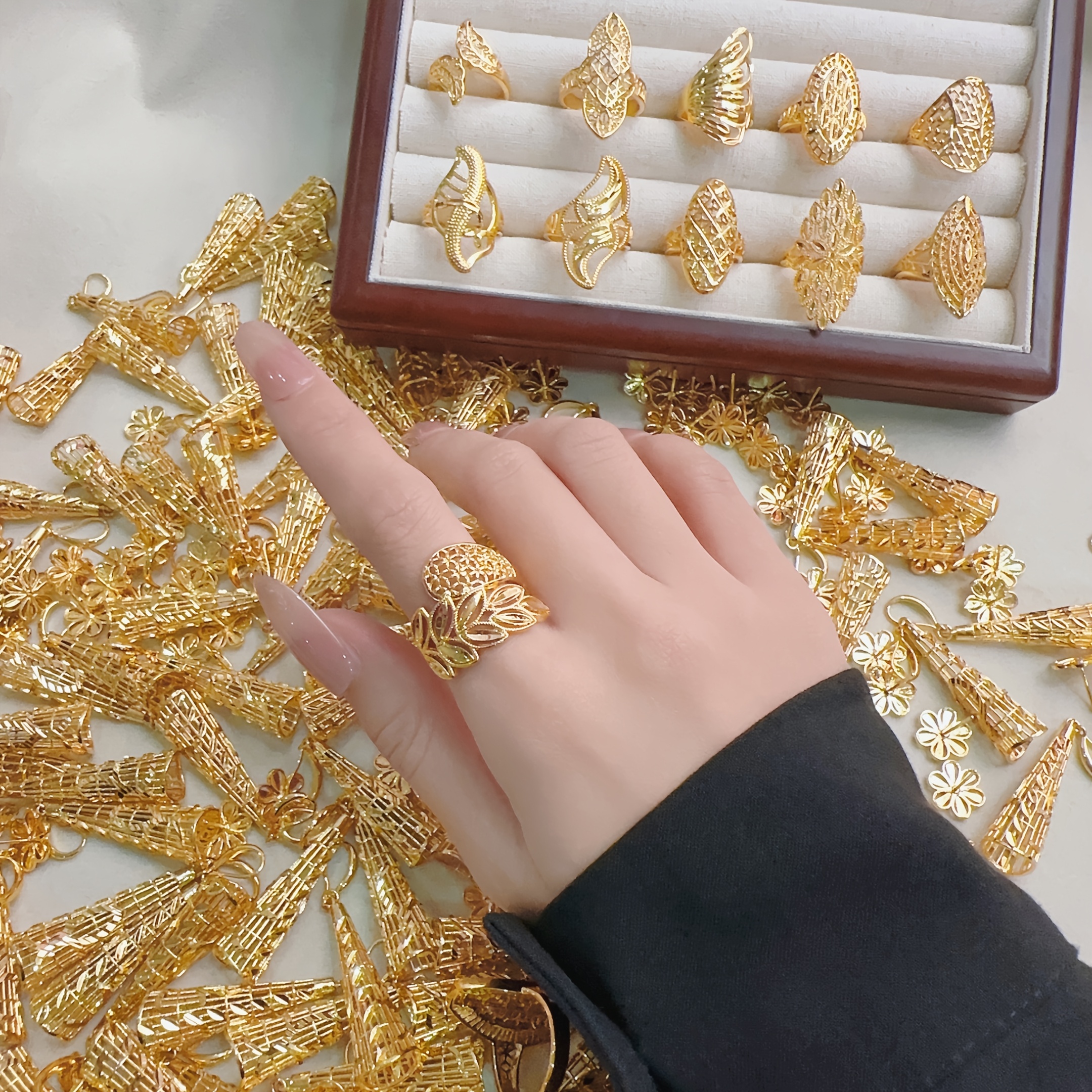 Women's Hollow-Carved Leaf Ring, Intricately Detailed Design