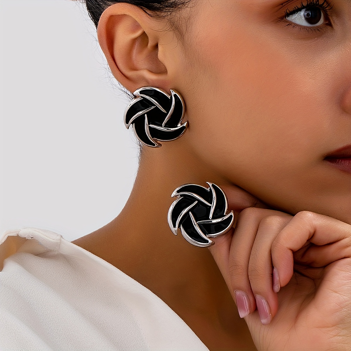 1 Pair Of Light Luxury Trendy Sexy -match Women's Stud Earrings