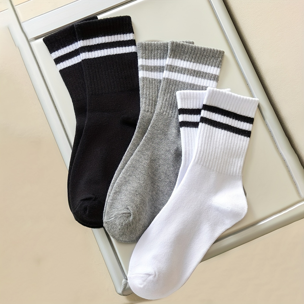 

3 Pairs Of Men's Trendy Solid Striped Crew Socks, Breathable Comfy Casual Unisex Socks For Men's Outdoor Wearing All Seasons Wearing