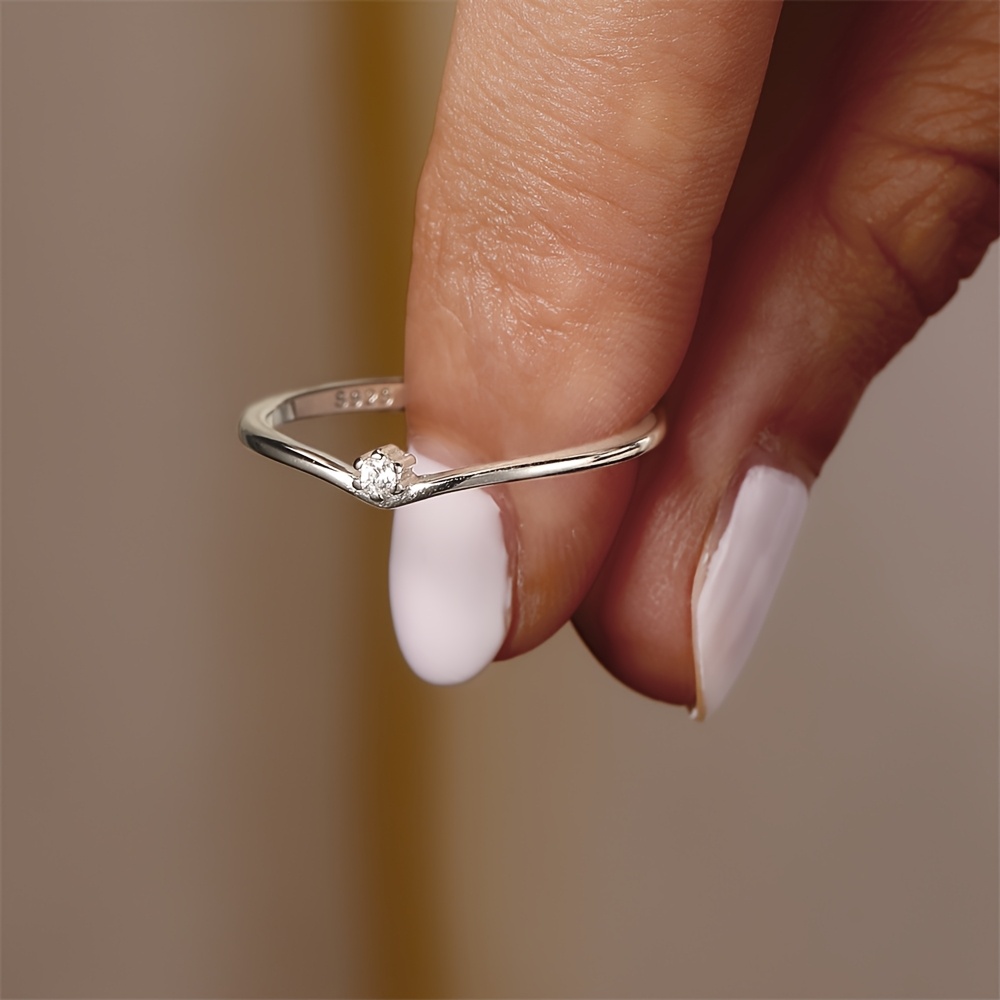 925 Silver V-shaped Synthetic Zirconium Women's Ring