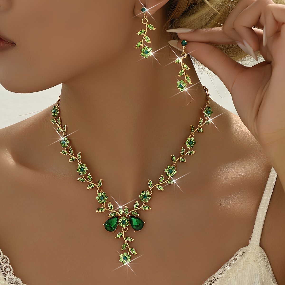 E-shop Modisches Schmuckset aus Volllegierung: Halskette Ohrringe für Damen zur Hochzeit