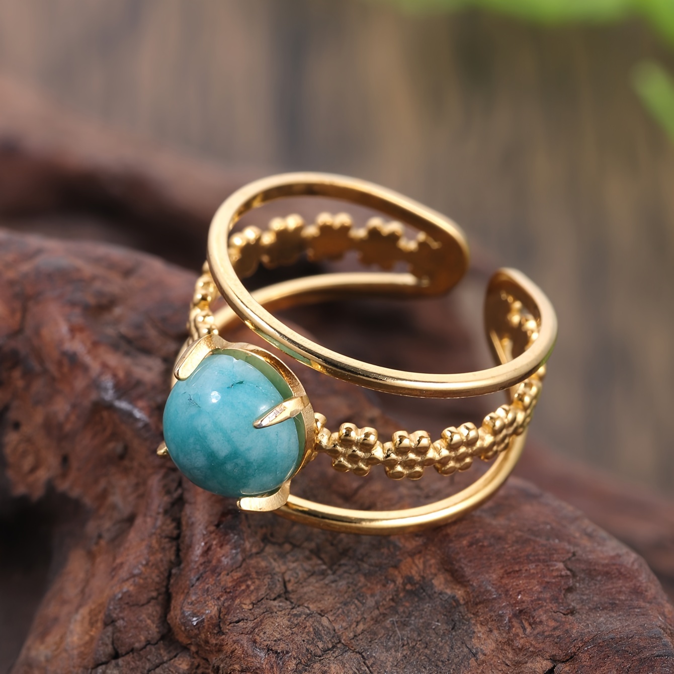 טבעת פתוחה אלגנטית מפלדת אל-חלד בגוון זהוב עם מרכז טורקיז ומתגי גיאומטרי - תכשיטים מינידינים, תכשיטים יוקרתיים, תכשיטים מינידינים, אירועים חתונה