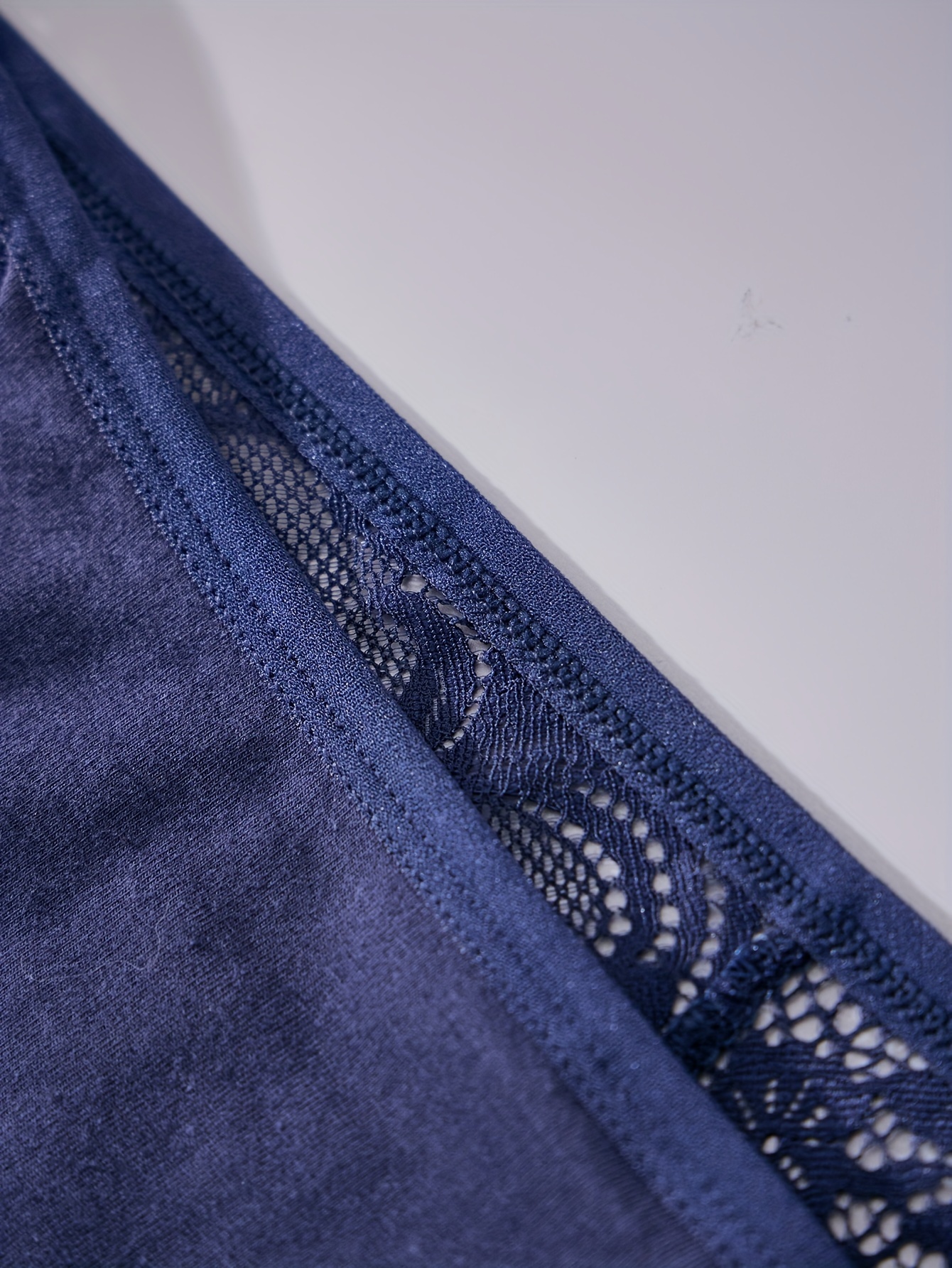 Plus Size High Stretch Polyamide Briefs with Contrast Lace Detail, Sexy Hollow Out Knit Fabric Panties for Women - 1PC Pack