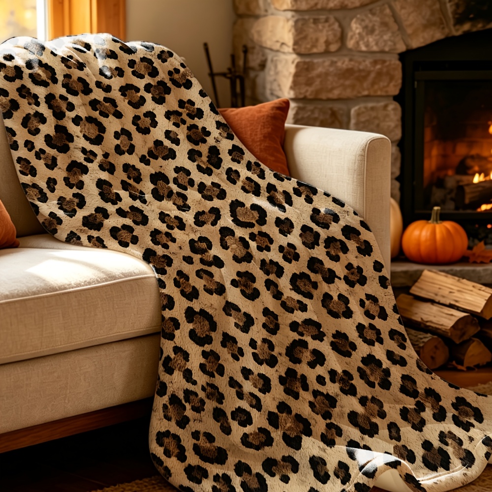 TEMU 1pc Vintage Print Print Blanket, Soft Fleece Fabric, Suitable For Bed, Sofa, Camping, Office - Comfortable Gift