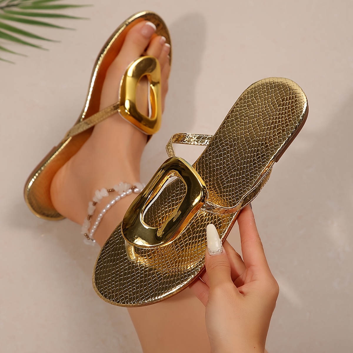 Sandalias Metálicas Doradas para Mujer Chanclas de Punta con Correa  Ajustable en el Tobillo, Cubierta Sintética y de Goma para