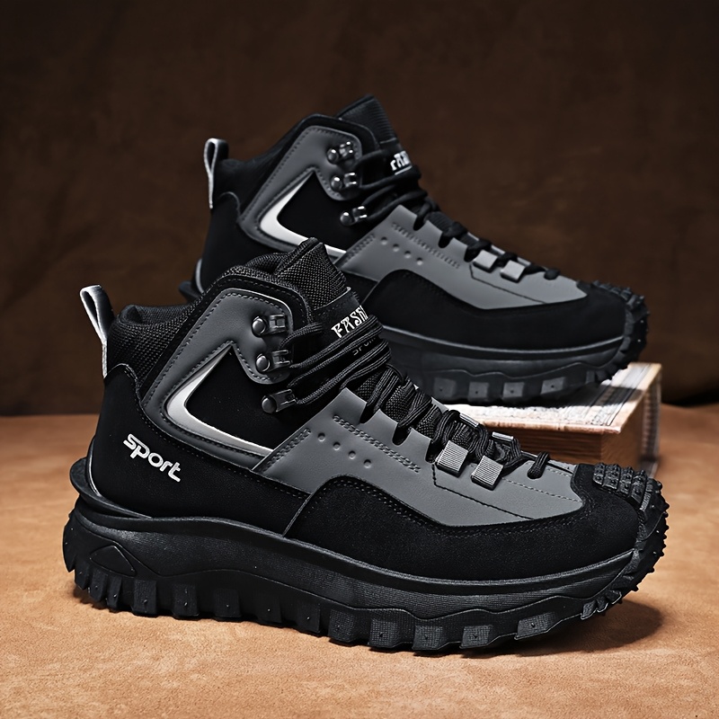 A Pair Of Men's Walking Shoes With Fashionable Style, Classic Wear-resistant And Anti Slip Design, Color Pu Upper, , Comfortable And Lightweight Wearing, Versatile And Essential For Outdoor Travel