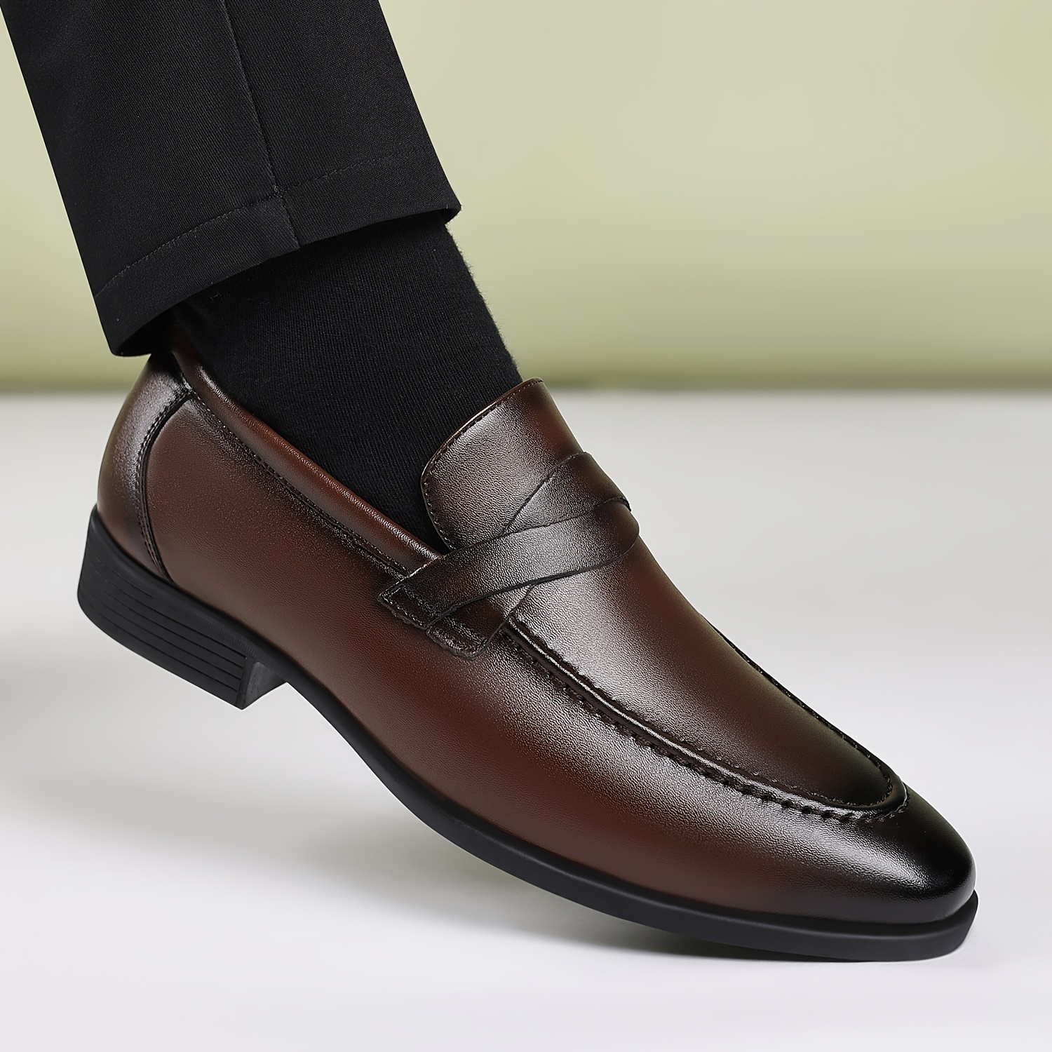 Men'S Loafers for Casual Wear, Formal Business Shoes, And Dressy Casual Loafers, Ideal for Business Casual Settings And Beach Weddings, Available in Styles Suitable for All Four Seasons