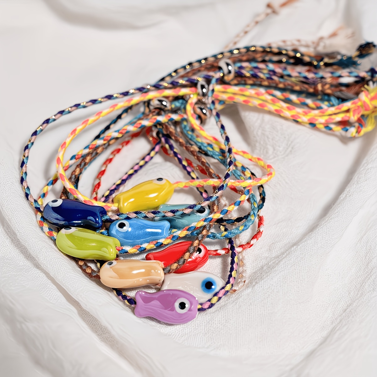 TEMU Set casuale da 5/10/20 braccialetti intrecciati in ceramica a forma di pesce colorati, braccialetti a cordino creativi e carini a forma di pesce