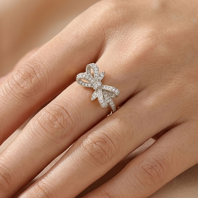 Unisex Exquisite Bow-Shaped Ring with Sparkling Synthetic Zircon