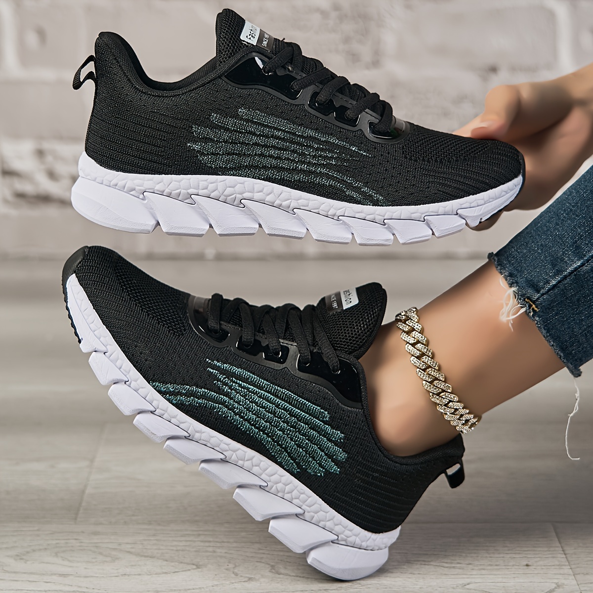 womens stylish solid color running shoes breathable non slip sports shoes lightweight and comfortable outdoor sneakers Product details 7