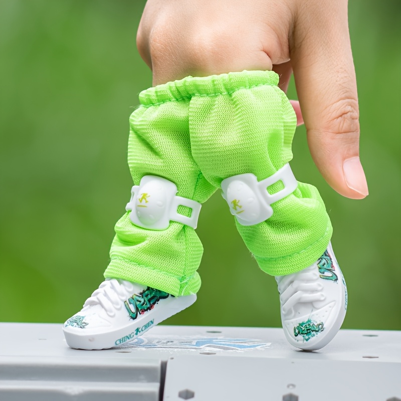 

1pc Sungdogin Miniature Sports Figure With Knee Pads - Plastic Finger Pants For Desktop Decor, Family , Party Favors