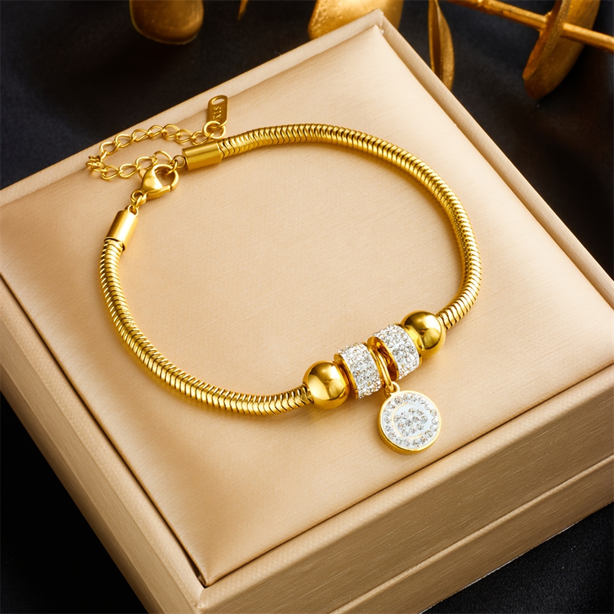 

Bracelet en acier inoxydable élégant pour femme avec synthétique pour et soirée