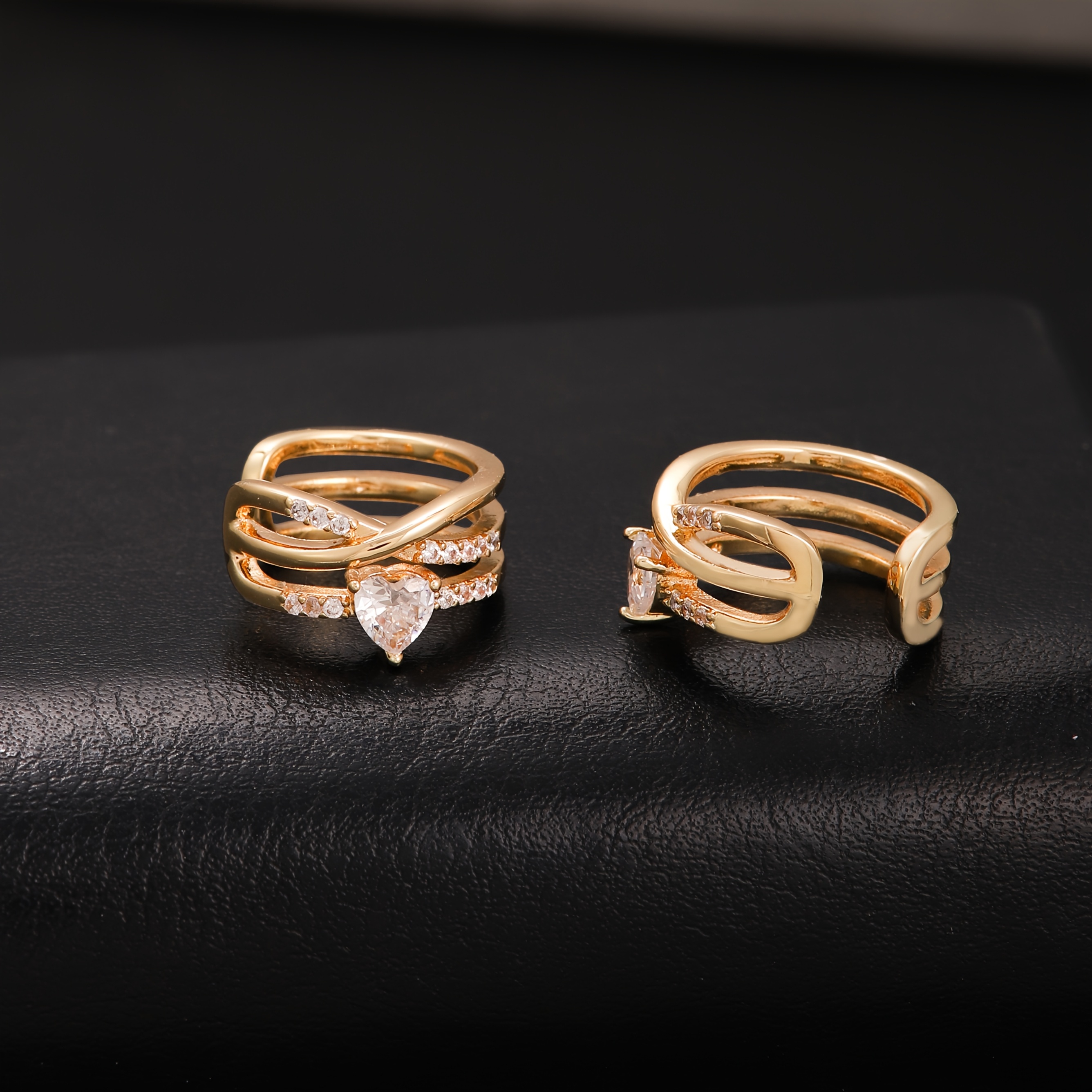 E-shop Modische, einfache Herz-Kreuz-Design Ohrclips, Micro-Pave funkelnde quadratische Zirkonia Exquisite Clip Ohrringe, kein Piercing erforderlich,