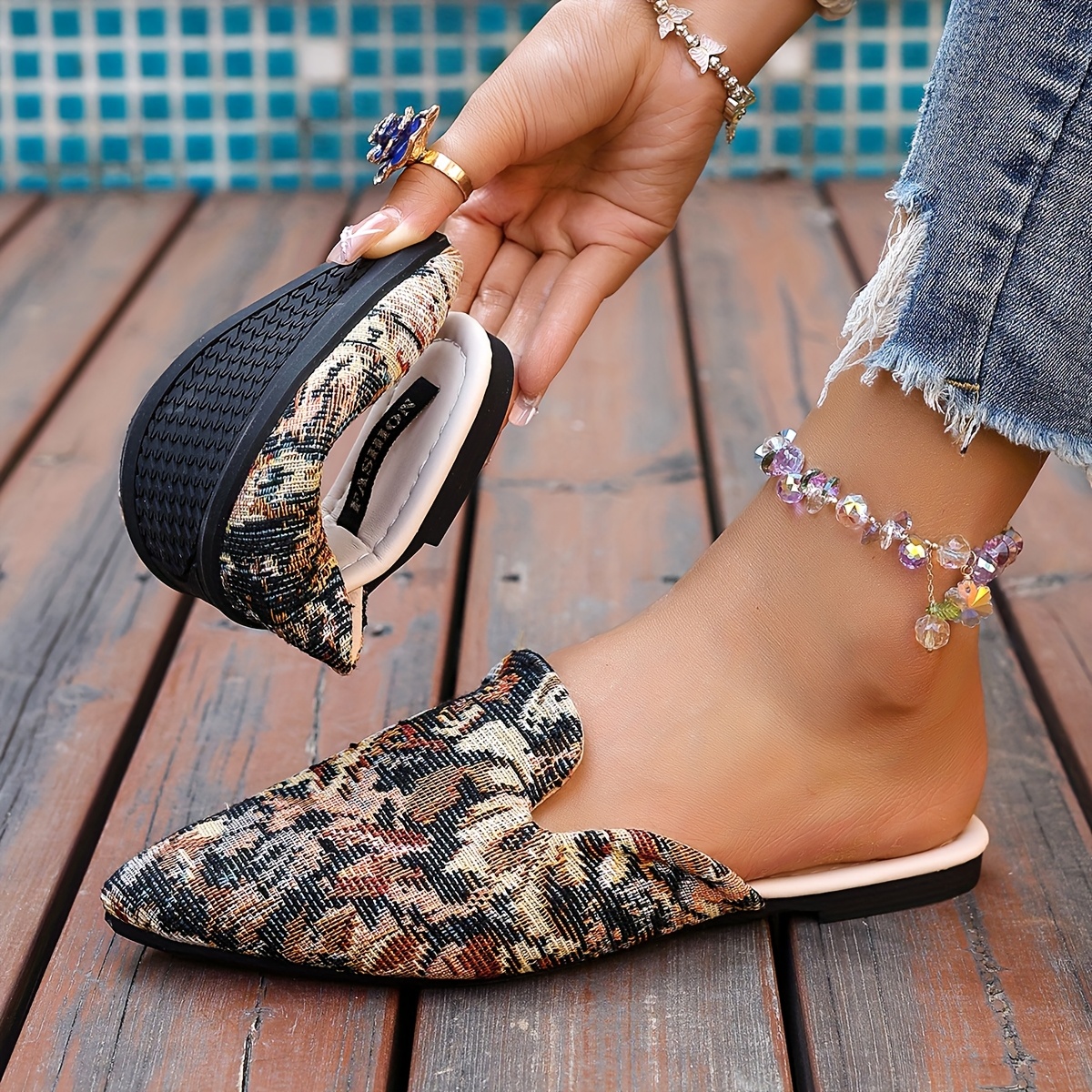 Women's Elegant Floral Pointed Toe Mules, Slip-On Flats with Soft TPR Sole,  Non-Slip Durable Pattern Upper Casual or Dressy Outfits, Mule Shoes