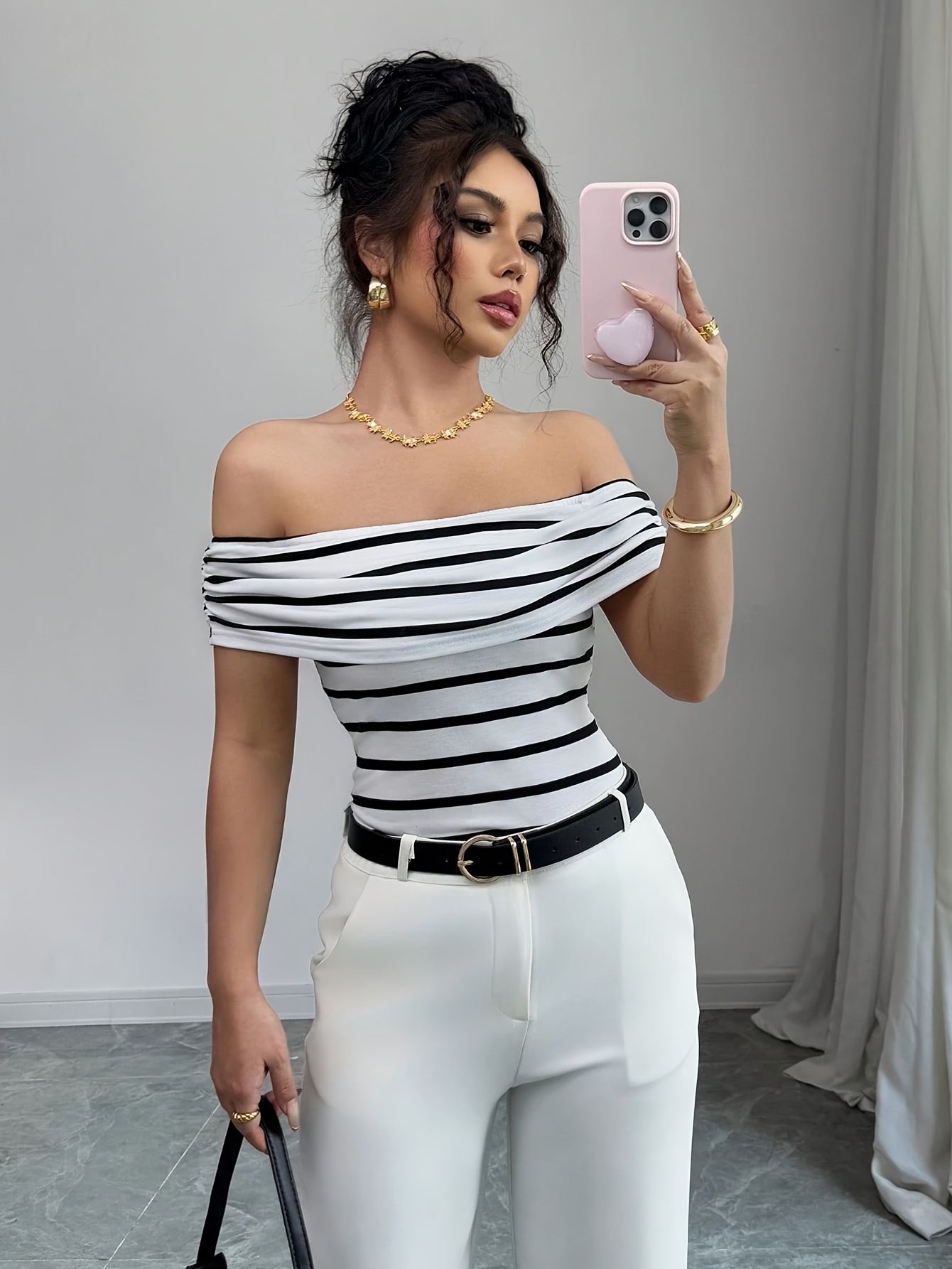 Wears Looks Great Black White Striped Shoulder