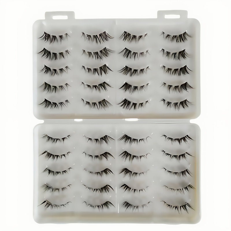 Image of A Set Of 40 False Eyelashes With A Large Capacity, Featuring Transparent Stems And Fox-. Long, Eye-enhancing Lashes Are Popular In Europe And America