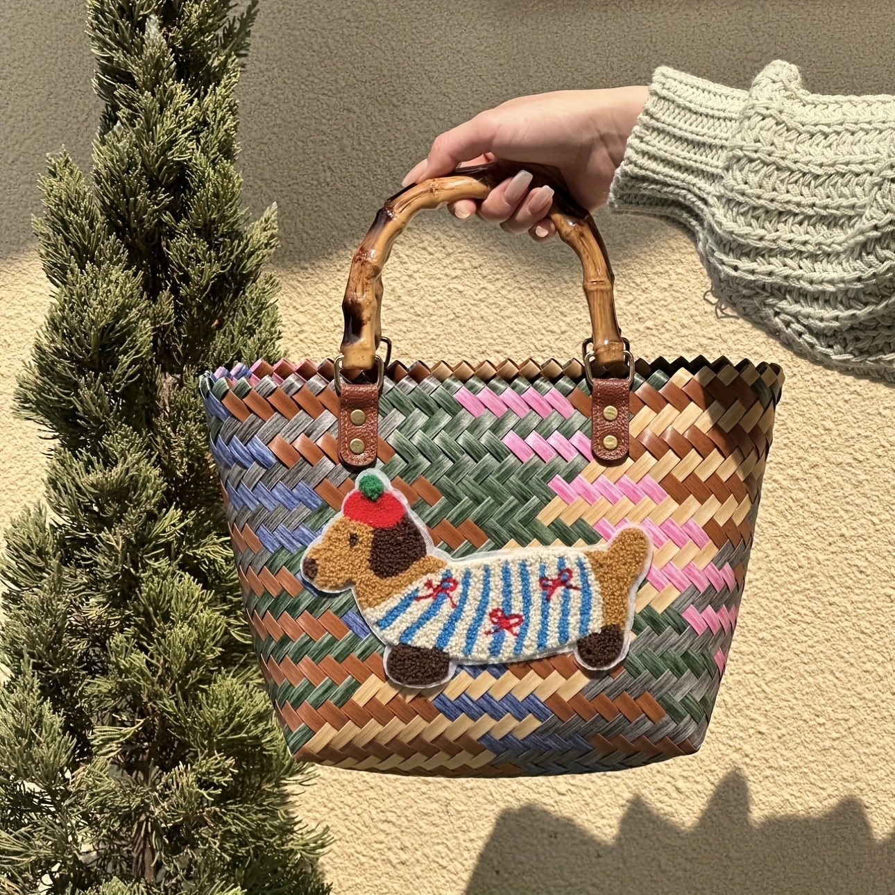 E-shop Vintage Webtasche mit Dackel-Design – Großes Fassungsvermögen, Bambusgriff, Farbige Streifen & Hundestickerei, für Strand oder