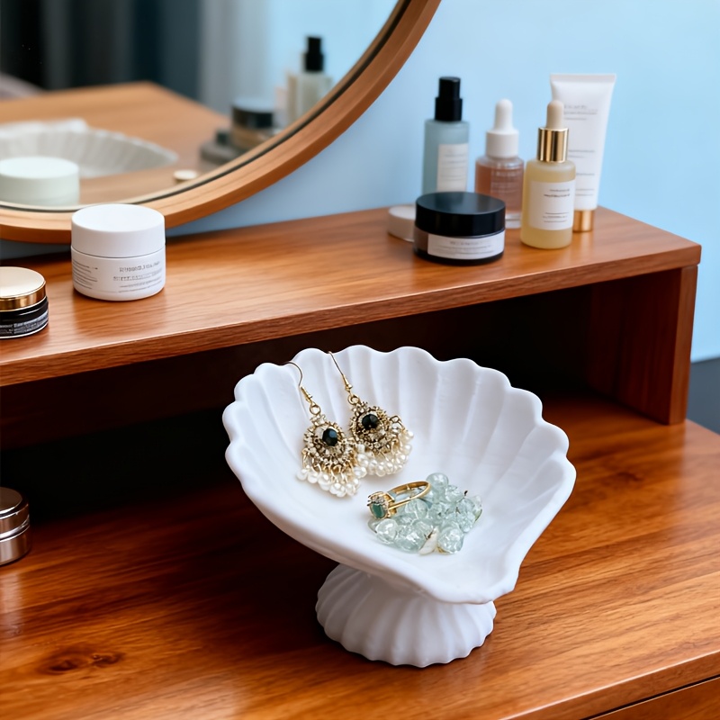 Shell-Shaped Jewelry Box with Seashell Design