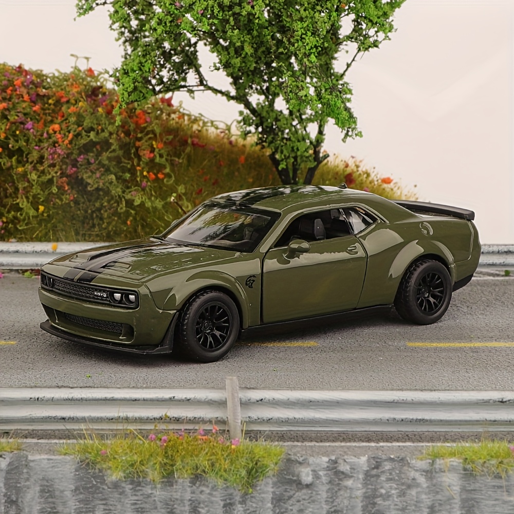 Simulation 1:44 Alloy Challenger Car Model Toy Car Ornament Sliding Car Model Toy Birthday Gift