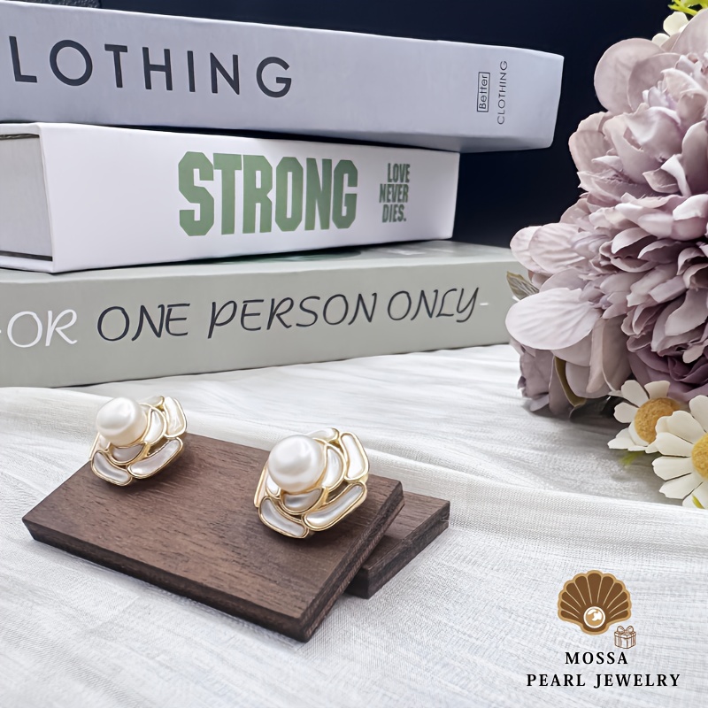 Women's Natural Freshwater Pearl Earrings