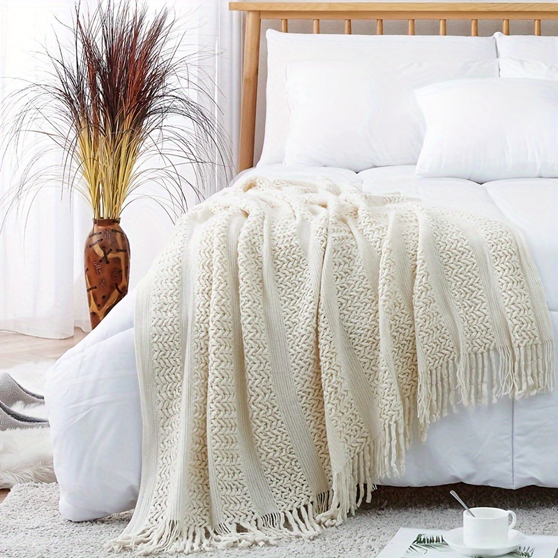 Soft Cozy Throw Blanket Suitable for Couch and Bed - Lightweight Farmhouse Tassel Blanket with Khaki Cream White Colors, Machine Washable Suitable for Men and Women, Warm Decorative Bedspread for Seasons, Bedding