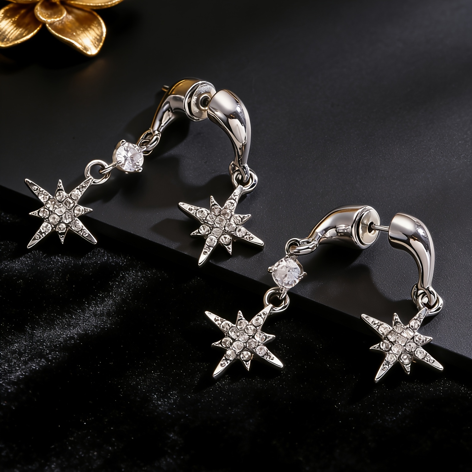 TEMU A Pair Of Exquisite And Fashionable Wear Light Luxury Sweet Star-shaped Pendant Stud Earrings With Inlaid Synthetic Synthetic Zirconia, Suitable