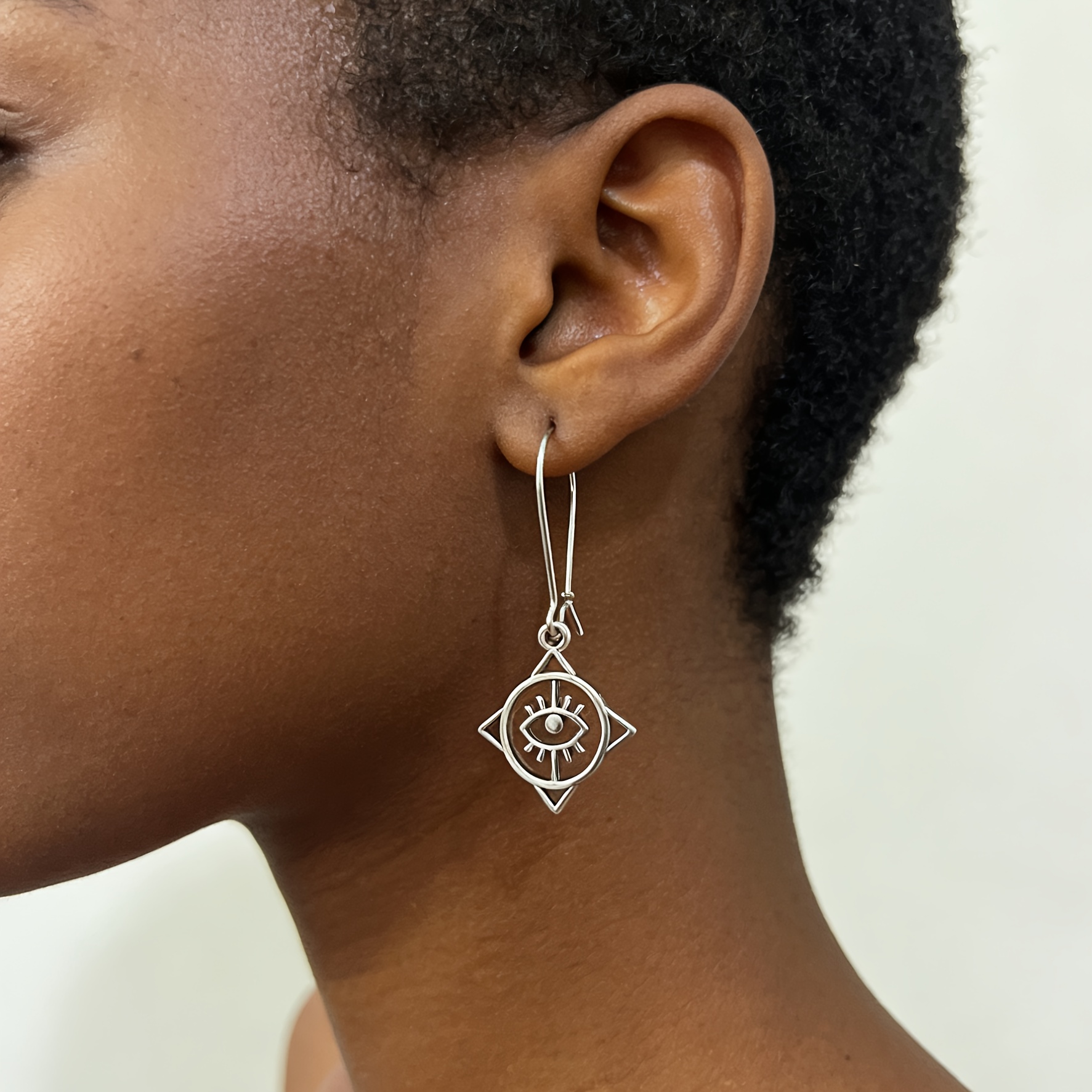Women's Vintage Eye of Horus Drop Earrings