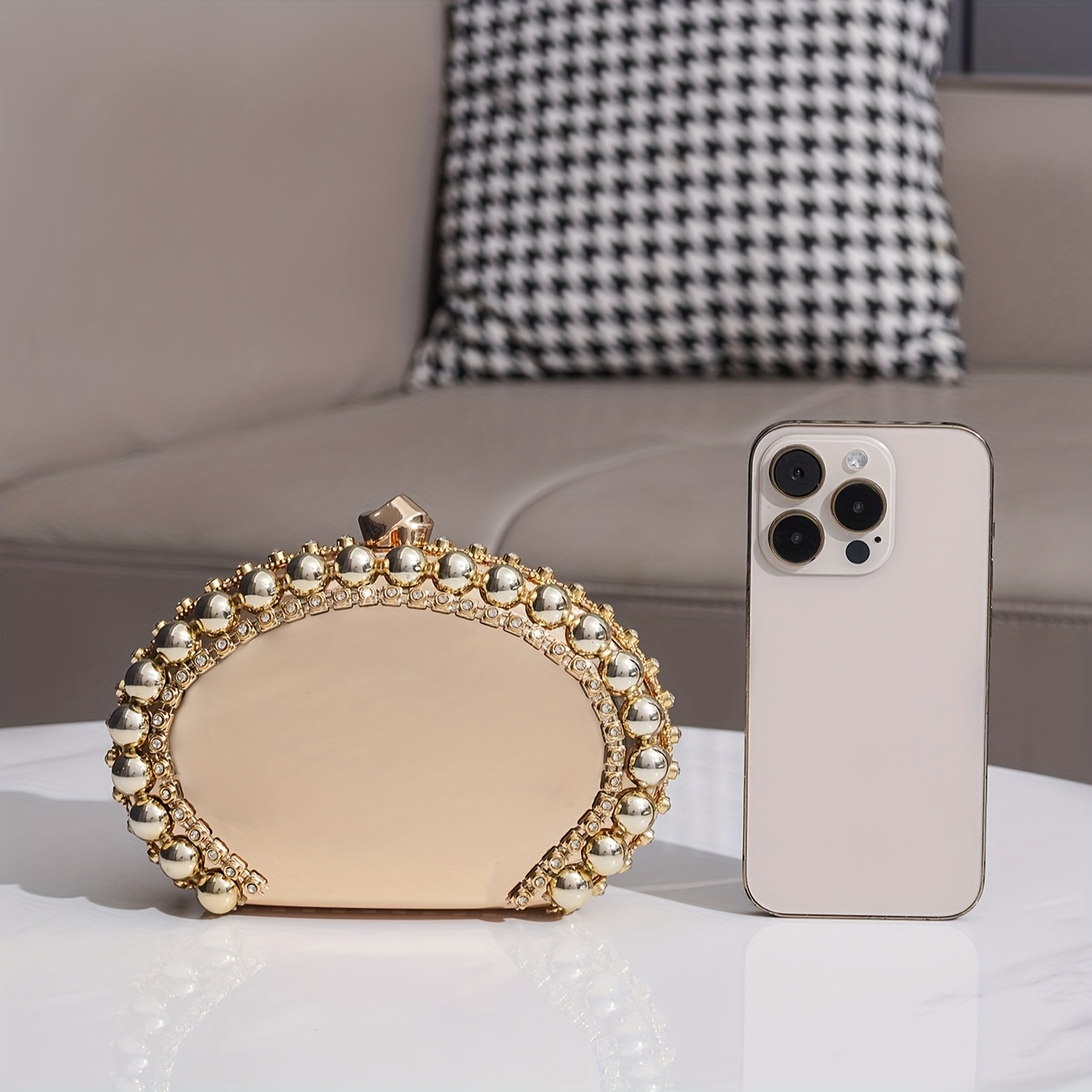 Elegant Golden Glitter Oval Clutch with & Bead Embellishments – Stylish Evening Bag for Parties, Proms, and Formal Events – Acrylic Material, Polyester Lining, Secure Clasp Closure