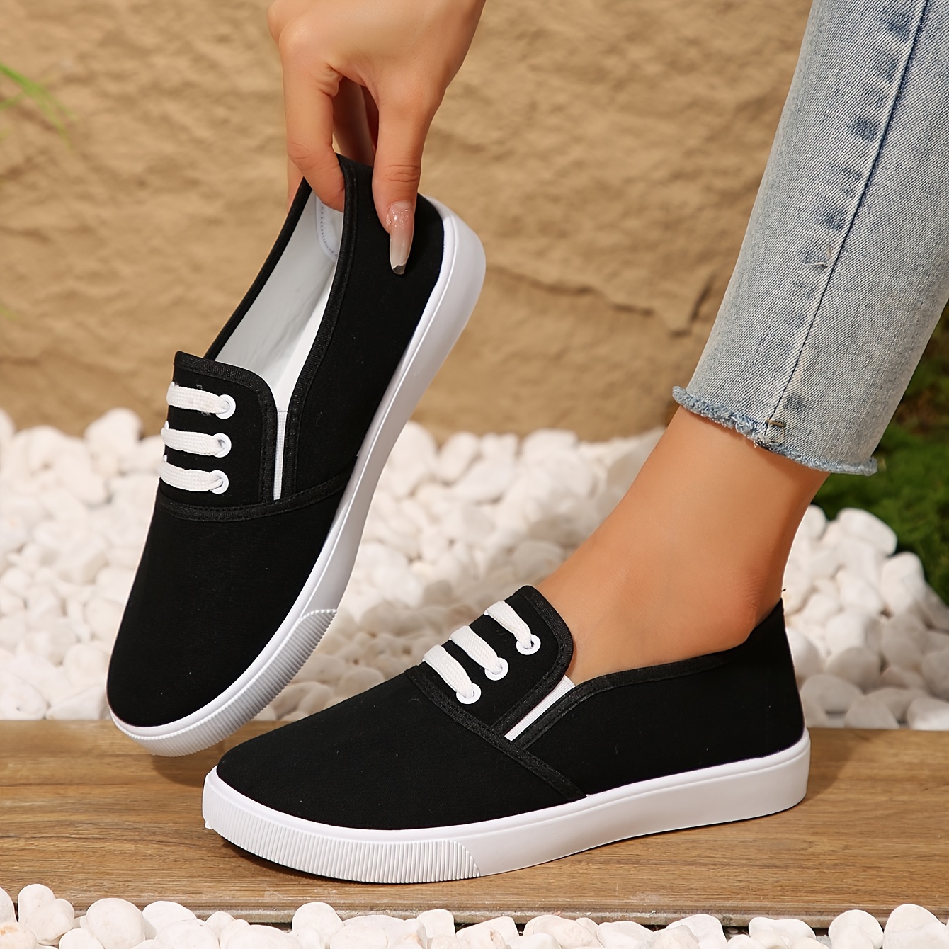 

Women's Solid Color Minimalist Sneakers, Slip On Lightweight Flat Soft Sole Canvas Shoes, Low-top Comfort Daily White Shoes