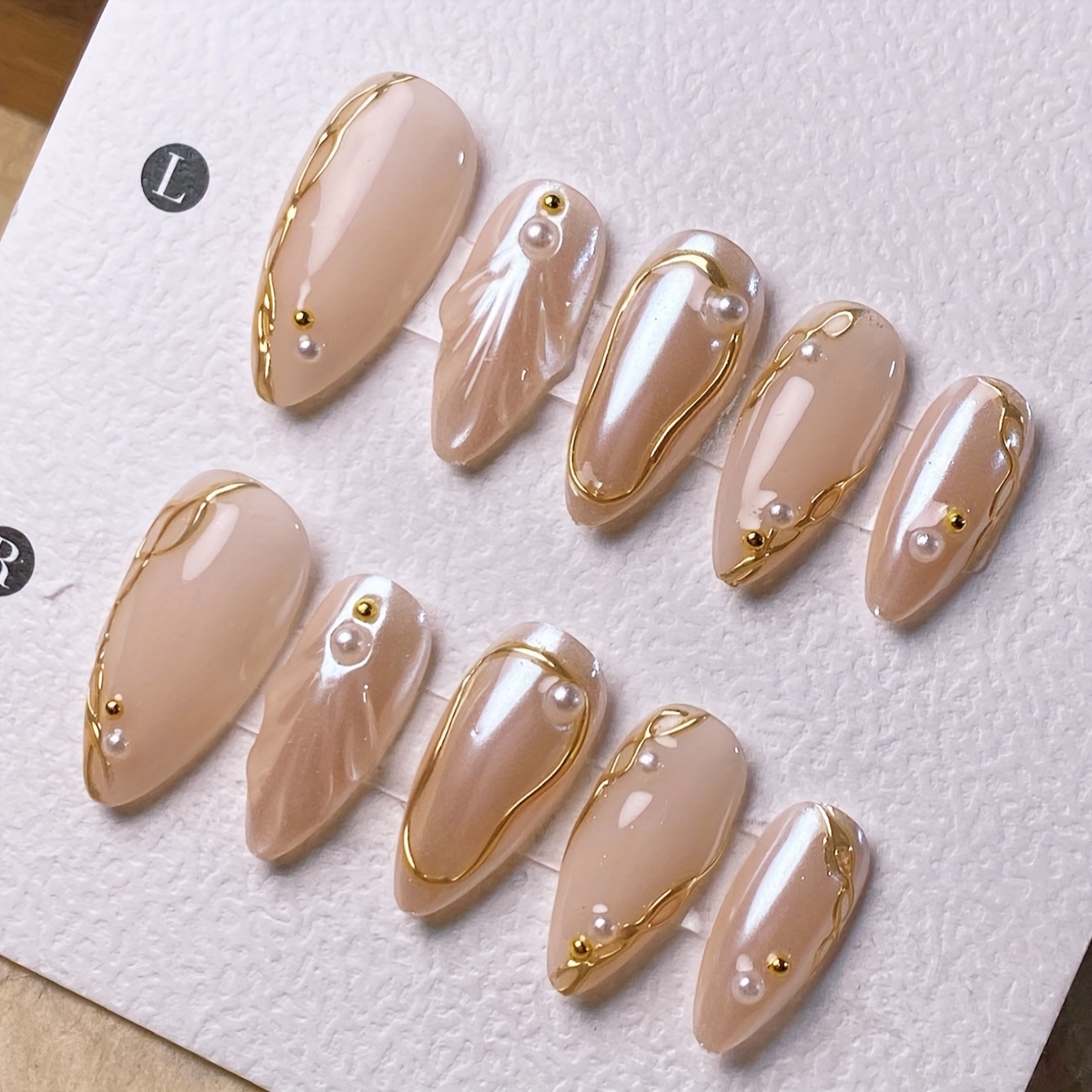 Image of 10pcs Handmade Almond-shaped Press-on Nails With Golden Accents, & Shell Design – Medium Length, Glossy Finish, Elegant And , Sophisticated Nail Art | Design | Decorative Pressons, Nail Art Supplies