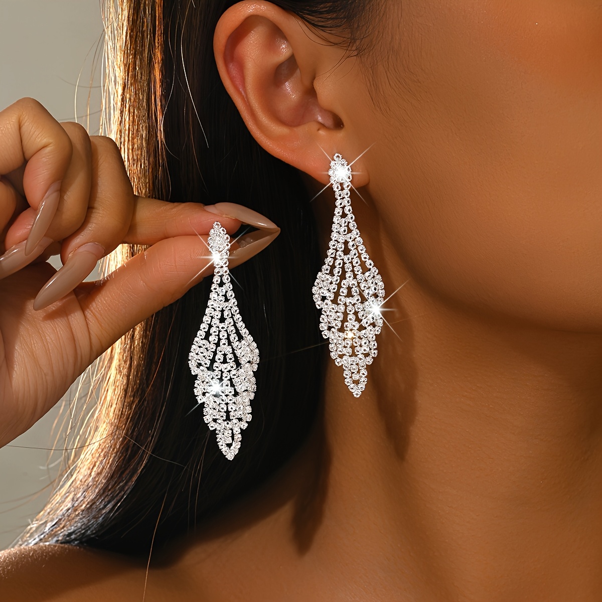 E-shop Modische elegante Hochwertige Damen-Hochzeitsohrringe mit funkelnden Strass-Quasten-Steckerohrringen, geeignet für Feiertagsfeiern,