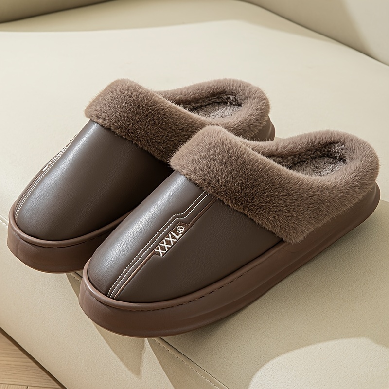 Chaussons d'intérieur chauds pour hommes avec doublure en fausse fourrure, semelle épaisse antidérapante et bride - Taille extra large pour confort optimal, semelle en EVA durable