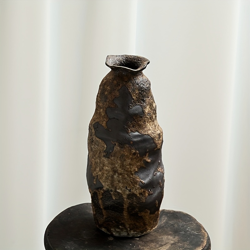 A Rustic-Style Home Decor Vase, Vintage Ceramic Vase, Suitable for Living Room Decoration, a Vase for Country-Style Living Room Decor, Farmhouse Tabletop Decoration