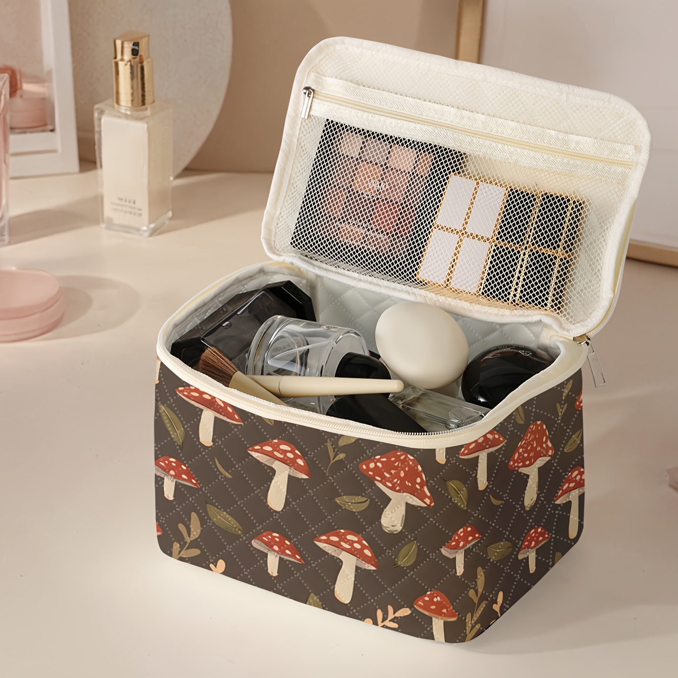 

1pc Mushroom And Leaf Pattern Printed Cosmetic Bag, Portable Travel Makeup Organizer With Brush And Accessory Storage, Large Capacity Toiletry Case, Cute Fashionable Polyester Makeup Pouch