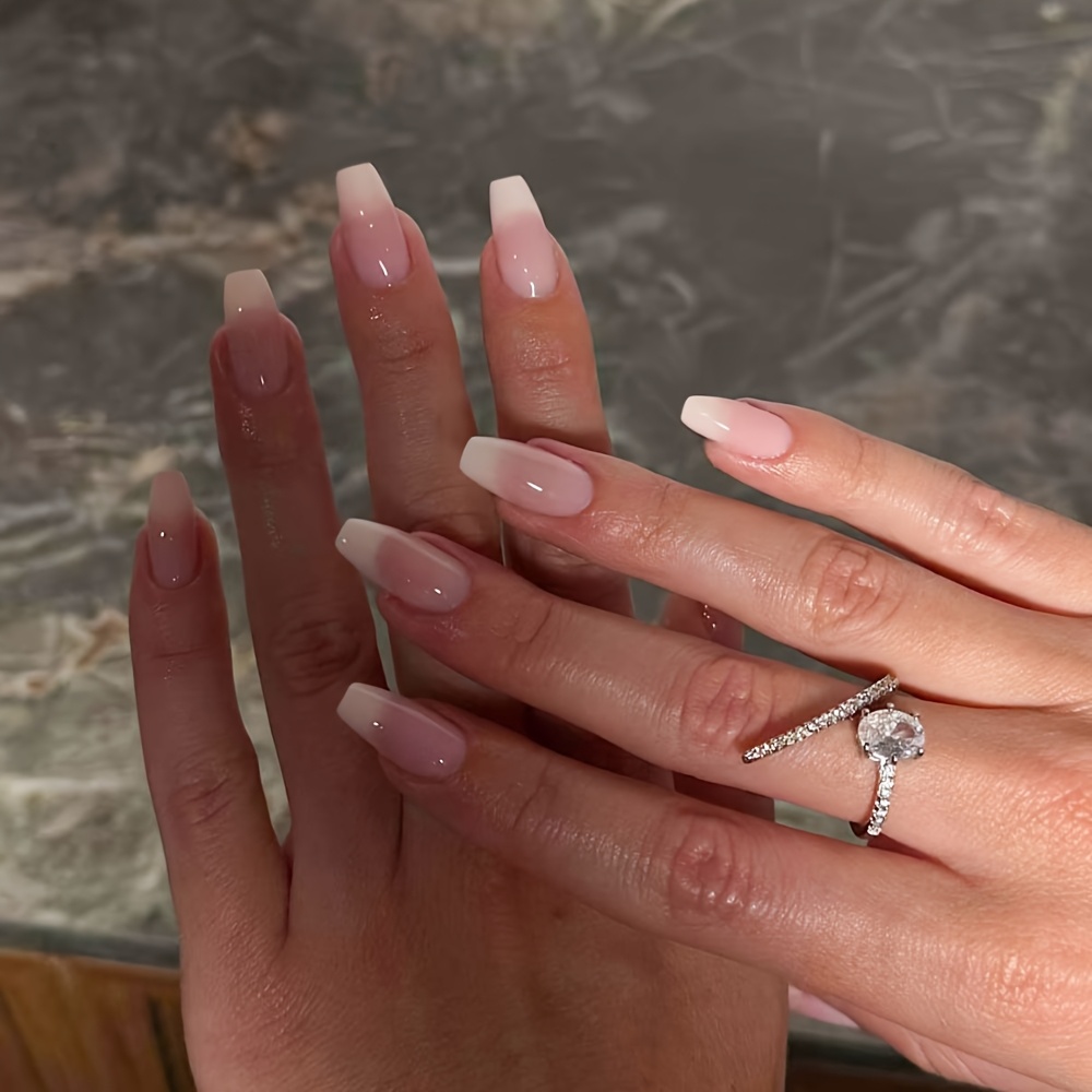 TEMU Lot de 30 faux ongles à poser pour mains et pieds - Faux ongles carrés de longueur moyenne avec base nude et pointes dégradées blanc laiteux,