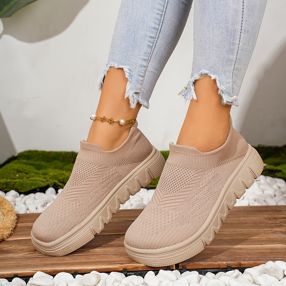 Wide Platform Walking Shoes for Casual Use