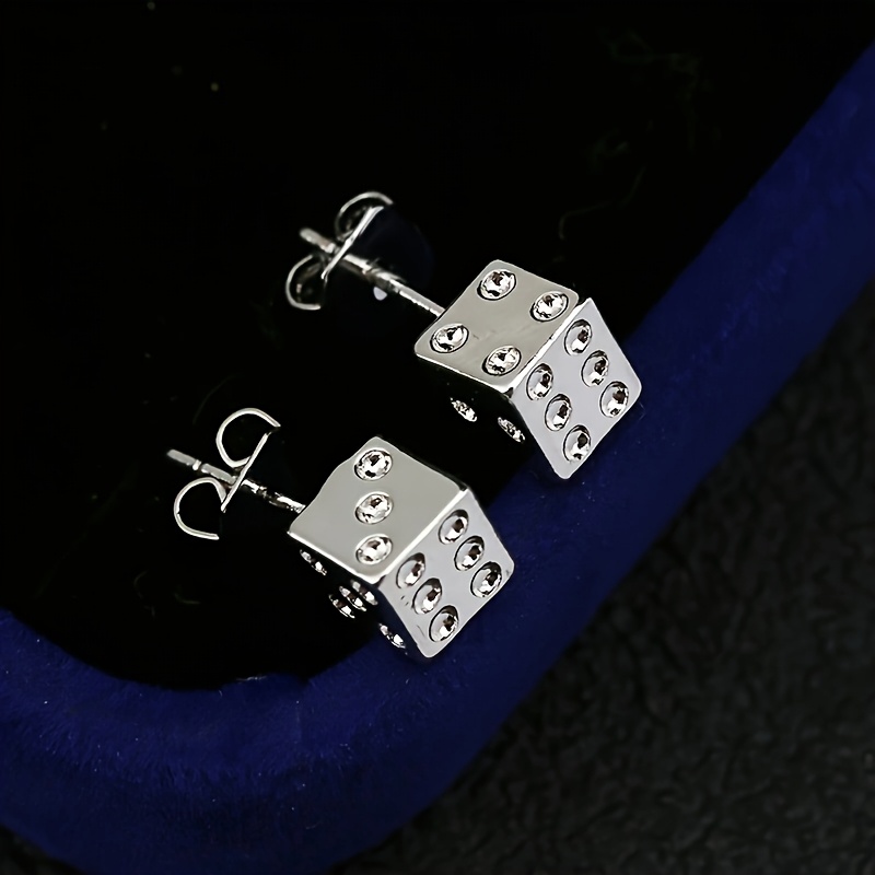 TEMU 2pcs Fashion Men's Easy Individual Dice-shaped Stud Earrings Wedding Engagement Party Jewelry Gift, Without Battery