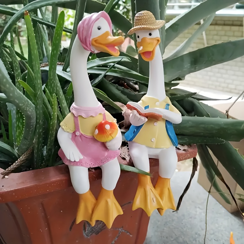 Image of Creative New Pair Of Lovers Suitable For Outdoor Courtyard Garden Resin Crafts Living Room Office Desk Decoration Ornaments