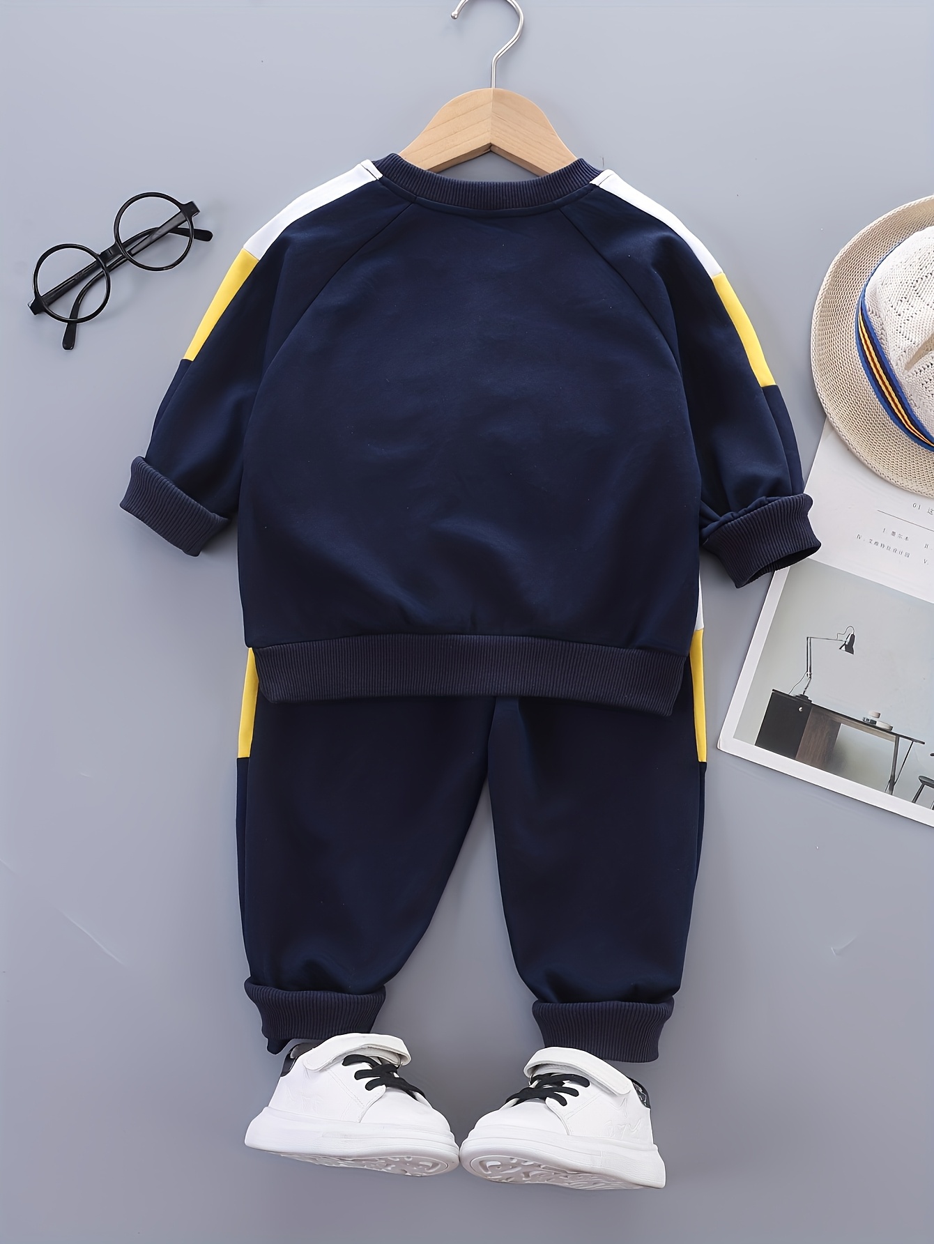 tenue décontractée sportive bleu marine jaune garçons pull à - Main Image