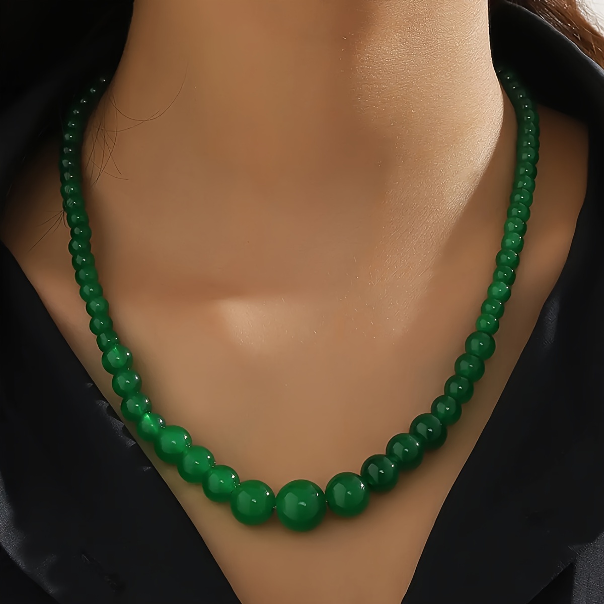 

1pc Fashion Elegant Vintage Necklace Green Red Beaded Minimalist Personality Neck Chain Imitation Jade Agate Sweater Chain Necklace For Women