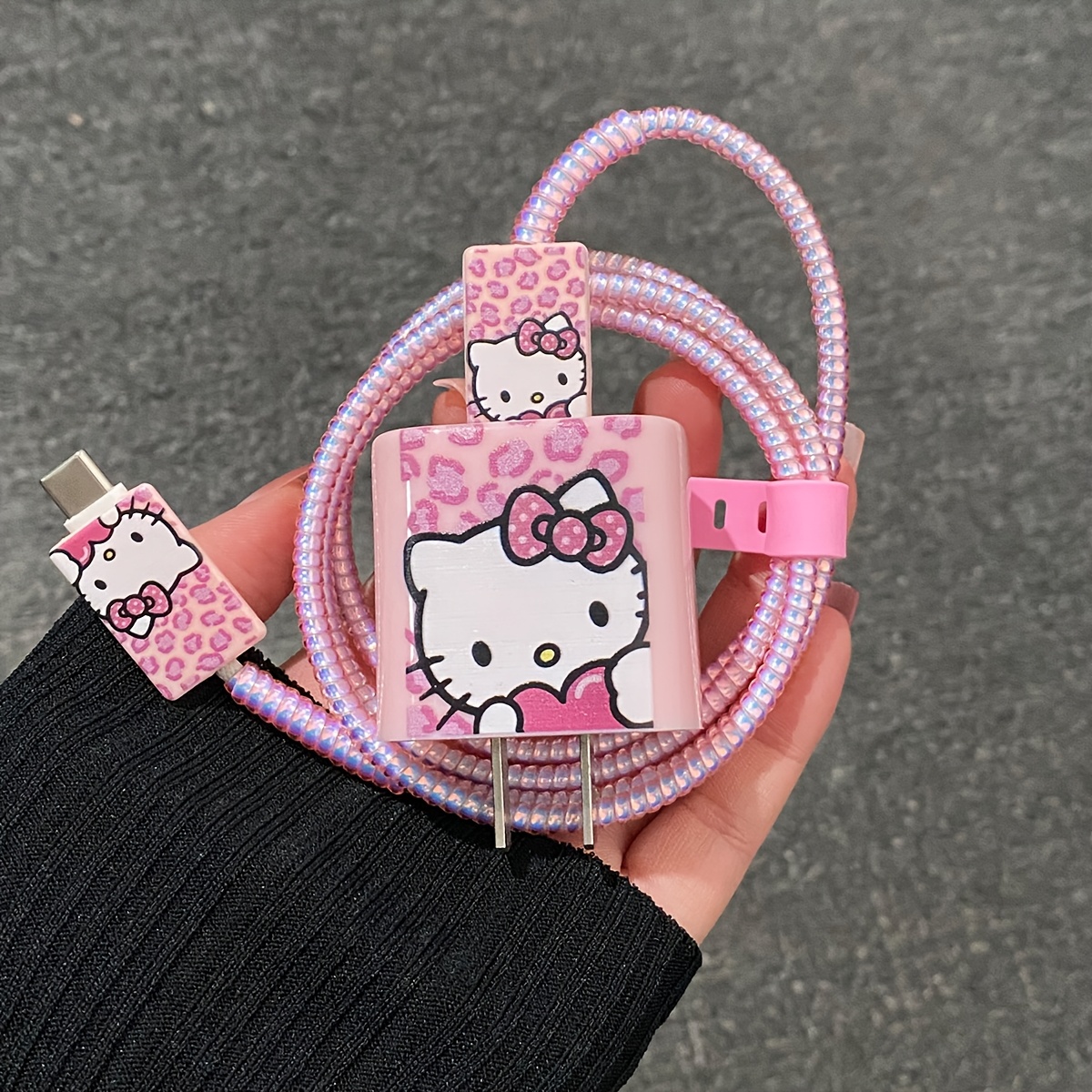 E-shop [Autorisiert] Sanrio Hello Kitty, Lade- Datenkabel-Schutzhülle, ein süßes Geschenk, Weihnachtsgeschenk, Adapter-Ladekabel-Gürtel, niedliche