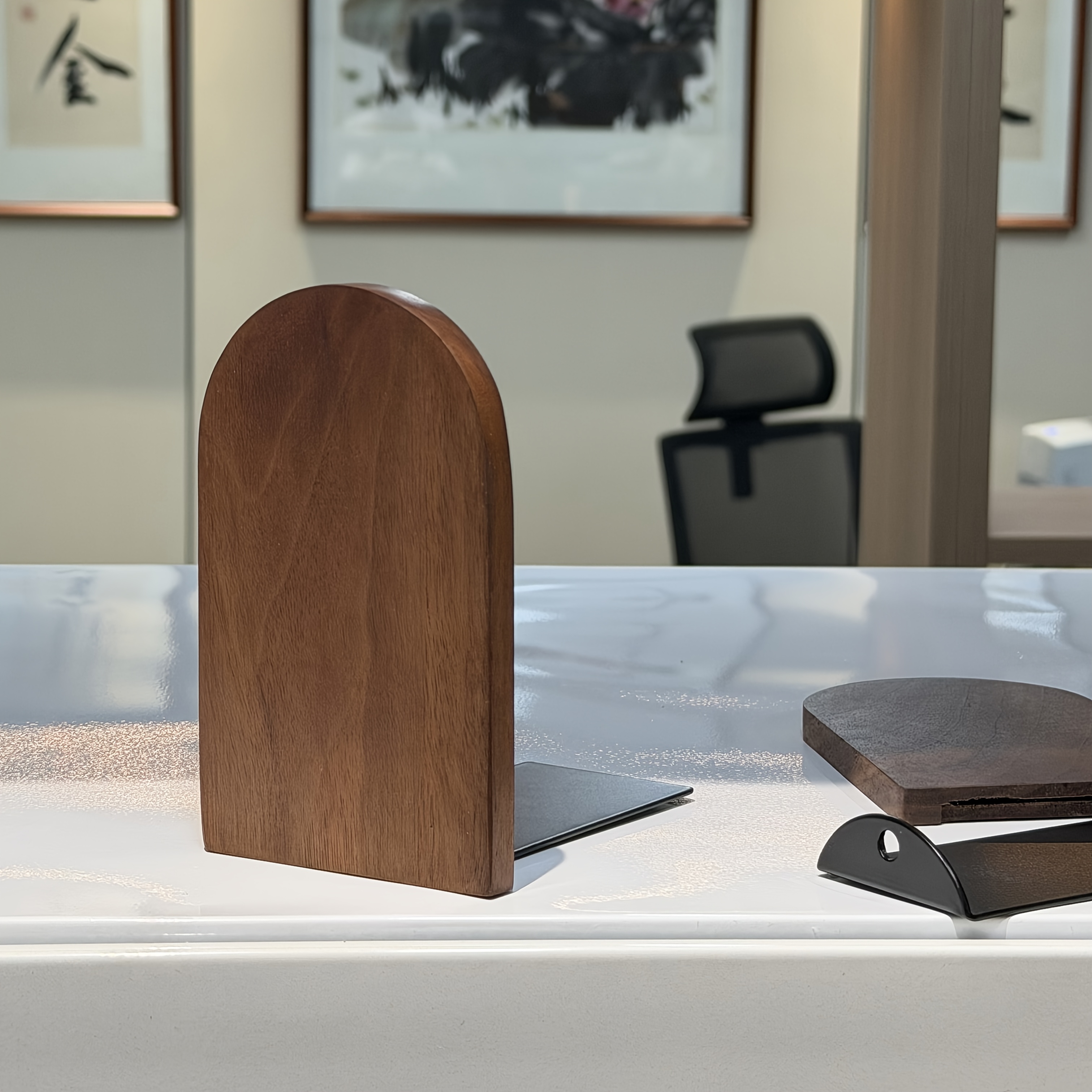 1 Thickened Wooden Bookend And Document Holder; Features A Sturdy, Ideal For Organizing Books At Home Or Office Supplies. The Bookrest Allows For Quick Storage Of Documents, Books, O