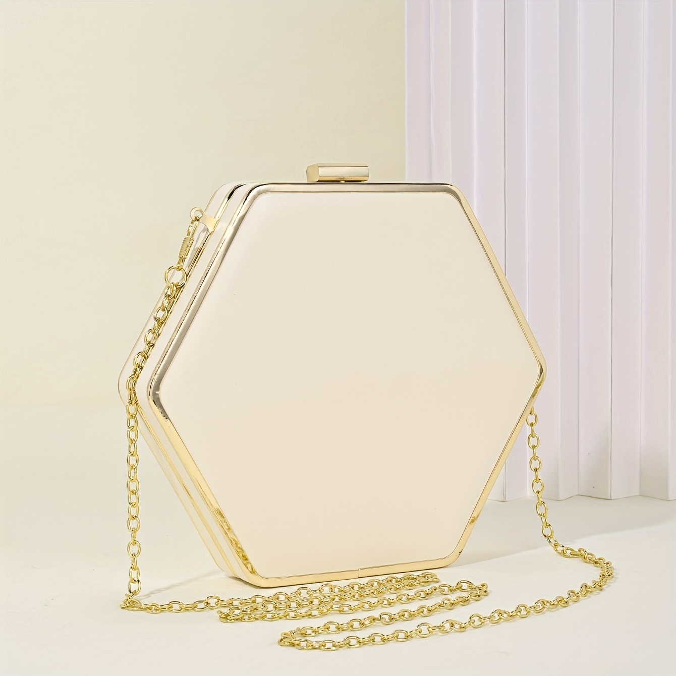 Elegant Hexagonal Clutch Bag with a Large Chain, Perfect for Evening Events, Parties, And Weddings.