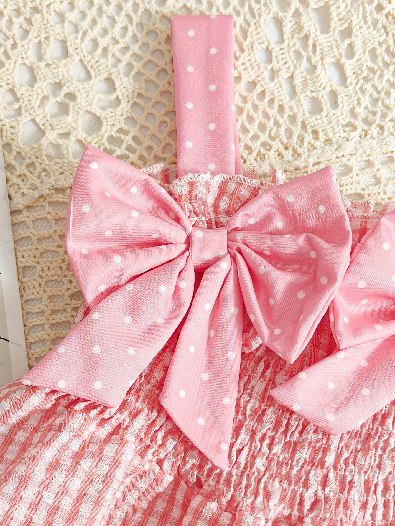 Robe à carreaux rose et blanc avec nœud papillon pour bébés filles - Tenue d'été sans manches avec ourlet froncé, longueur genou, parfaite pour les tout-petits et les enfants, vêtements pour filles en bas âge, vêtements élégants pour tout-petits, vêtements en texture douce