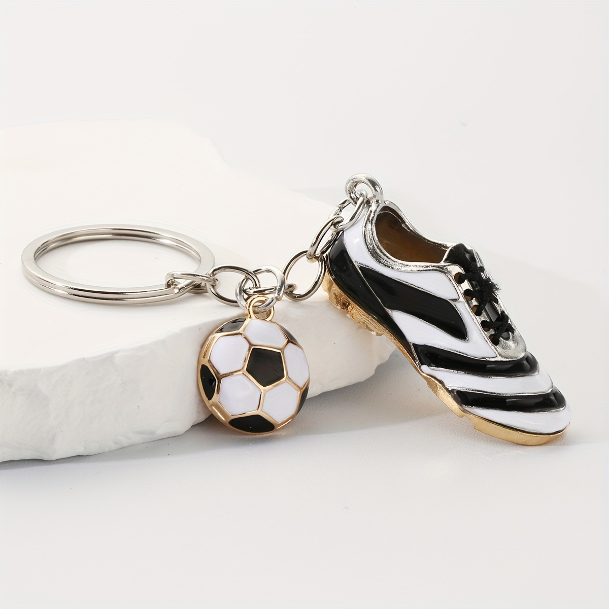 

Soccer Cleat Keychain – Alloy Sports Themed Key Ring With Soccer Ball Charm, Graduation Gift, Car Bag Pendant For Ladies, Single Piece, Ring – Ideal For Decoration And Gifts