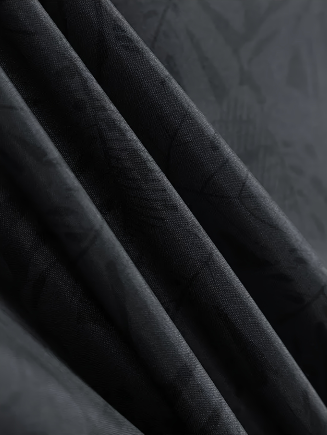 Lightweight Softshell Jacket for Men, Featuring Multiple Pockets And a Hood. This Casual Long-Sleeve Coat Is Perfect for All Seasons, Ideal for Hiking And Camping, with a Sleek Design And Durable Zipper Closure