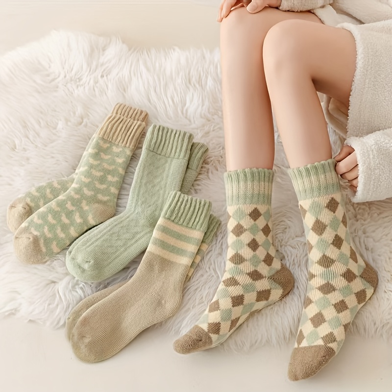 Image of 4 Pairs Socks For Teenagers Mid-calf Socks Autumn And Winter Models Thicken Socks For Girls Home Socks In Winter, For Teenager